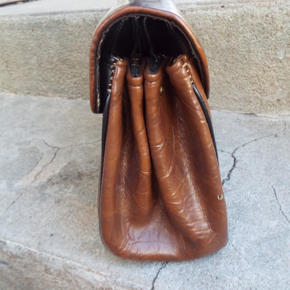 Vintage 1960's Naugahyde Ladies Shoulder Bag - Picture 3 of 8